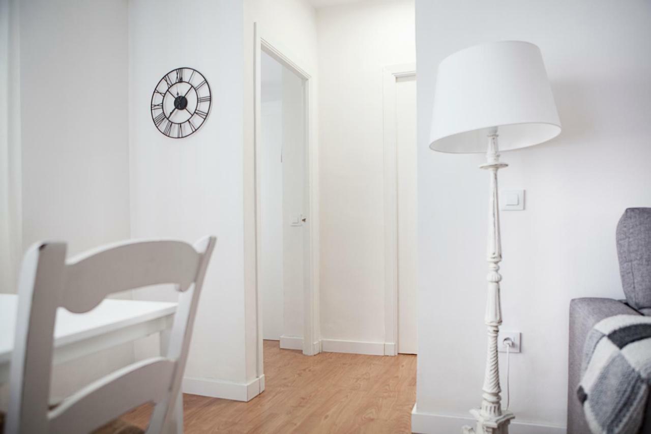 Apartamento Mendoza Севиля Екстериор снимка