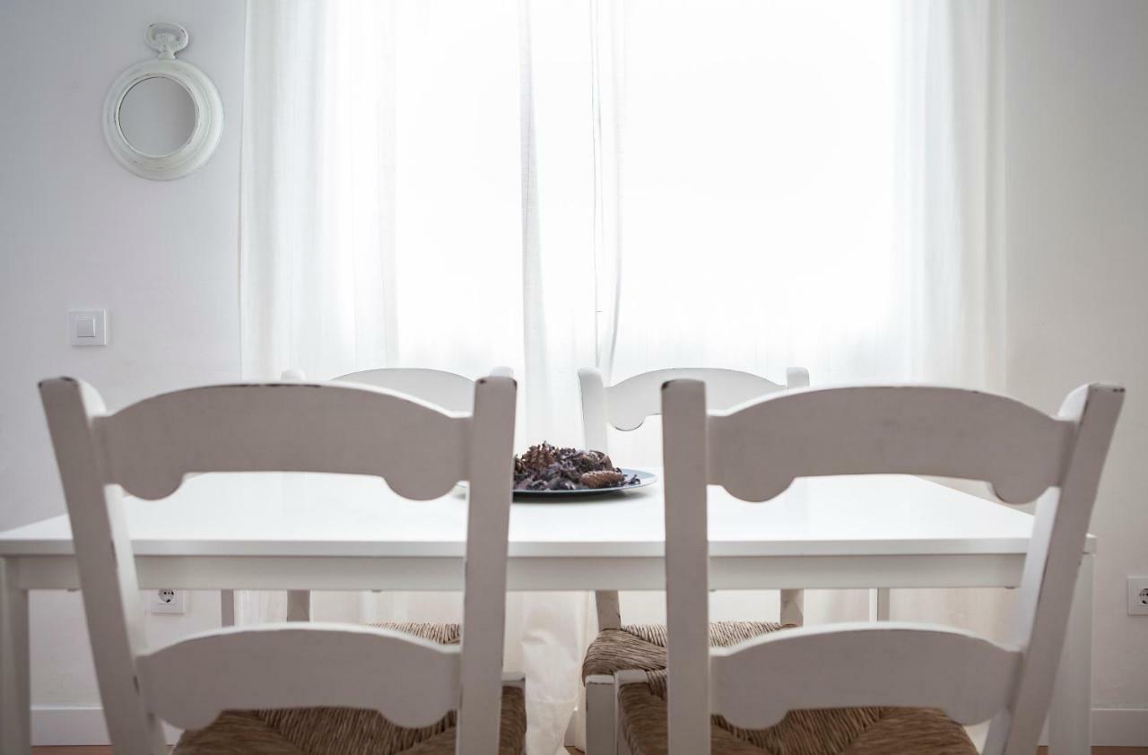 Apartamento Mendoza Севиля Екстериор снимка