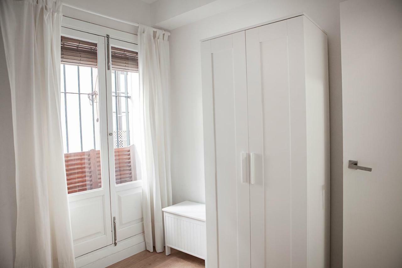 Apartamento Mendoza Севиля Екстериор снимка