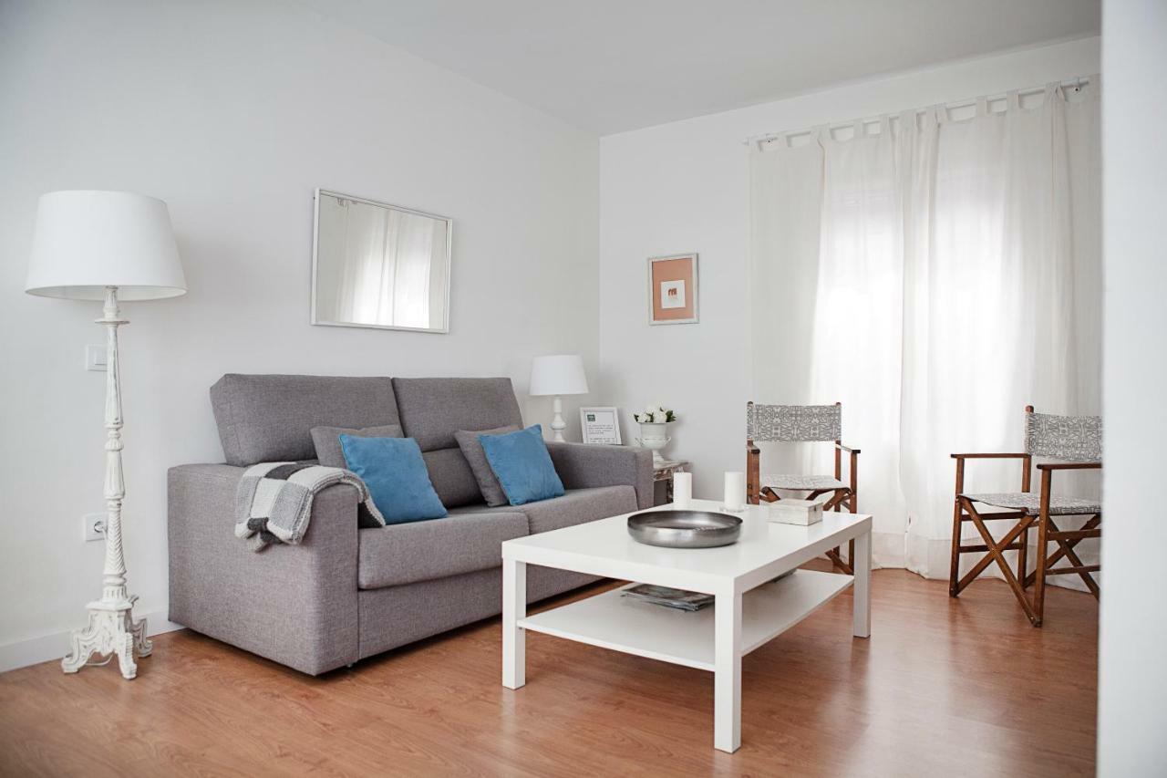 Apartamento Mendoza Севиля Екстериор снимка